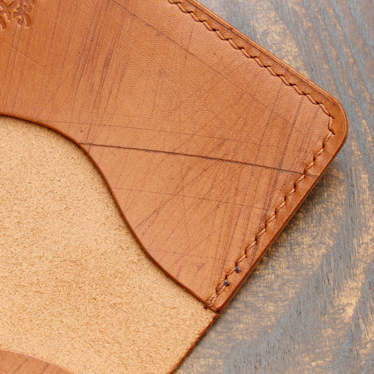3-slot card holder, tan distressed Ecbatana leather