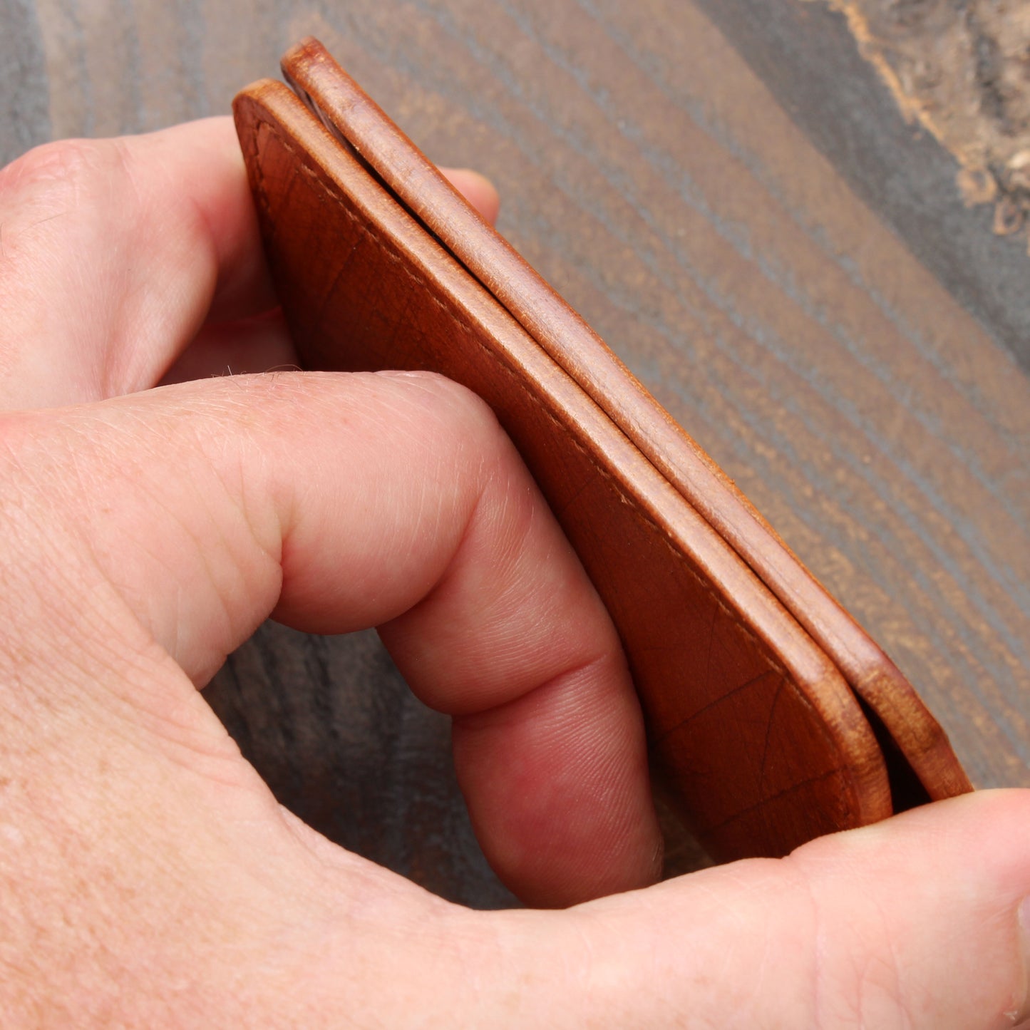 3-slot card holder, tan distressed Ecbatana leather
