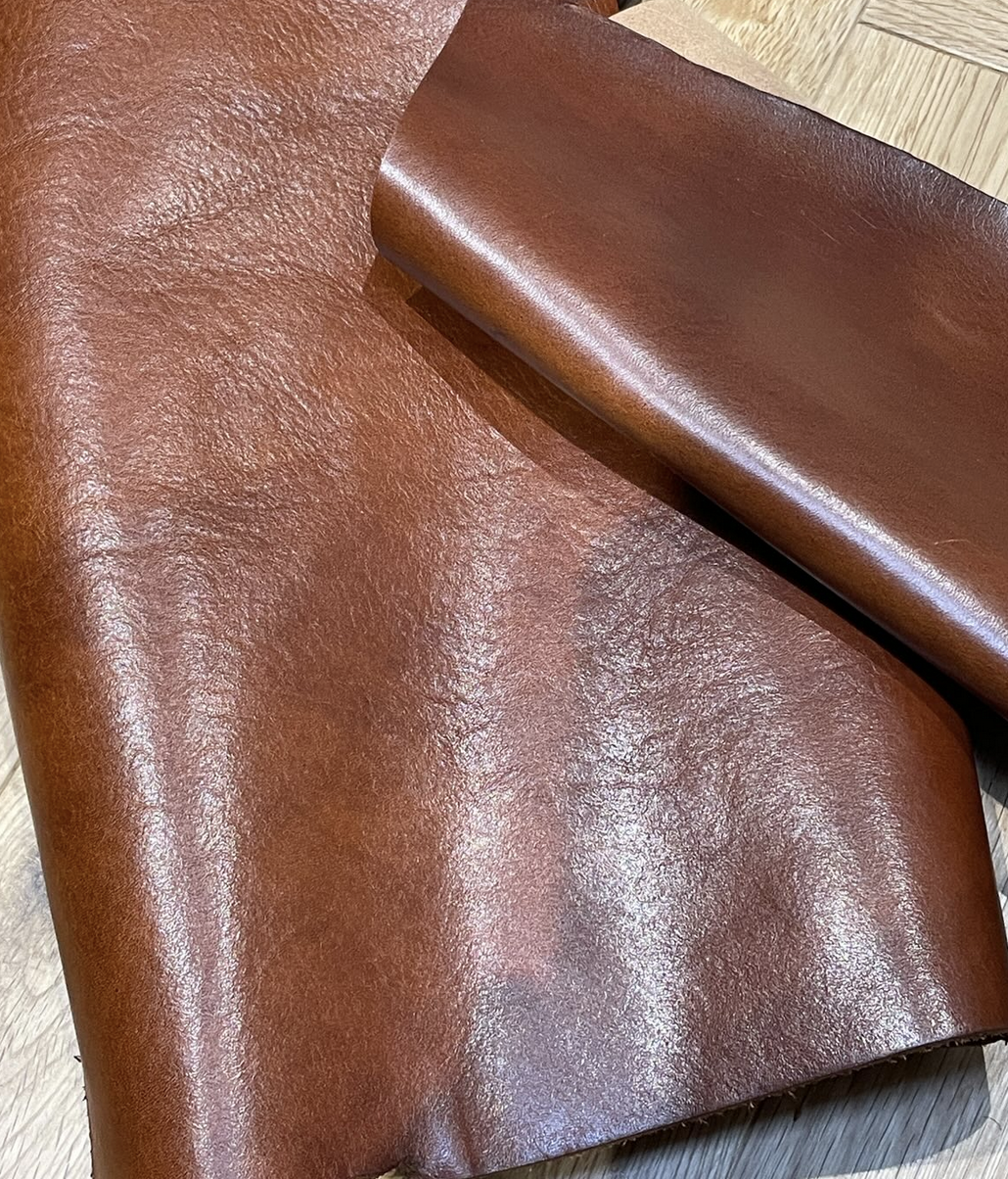 Short trucker wallet in tan Correspondent & Gaucho leather
