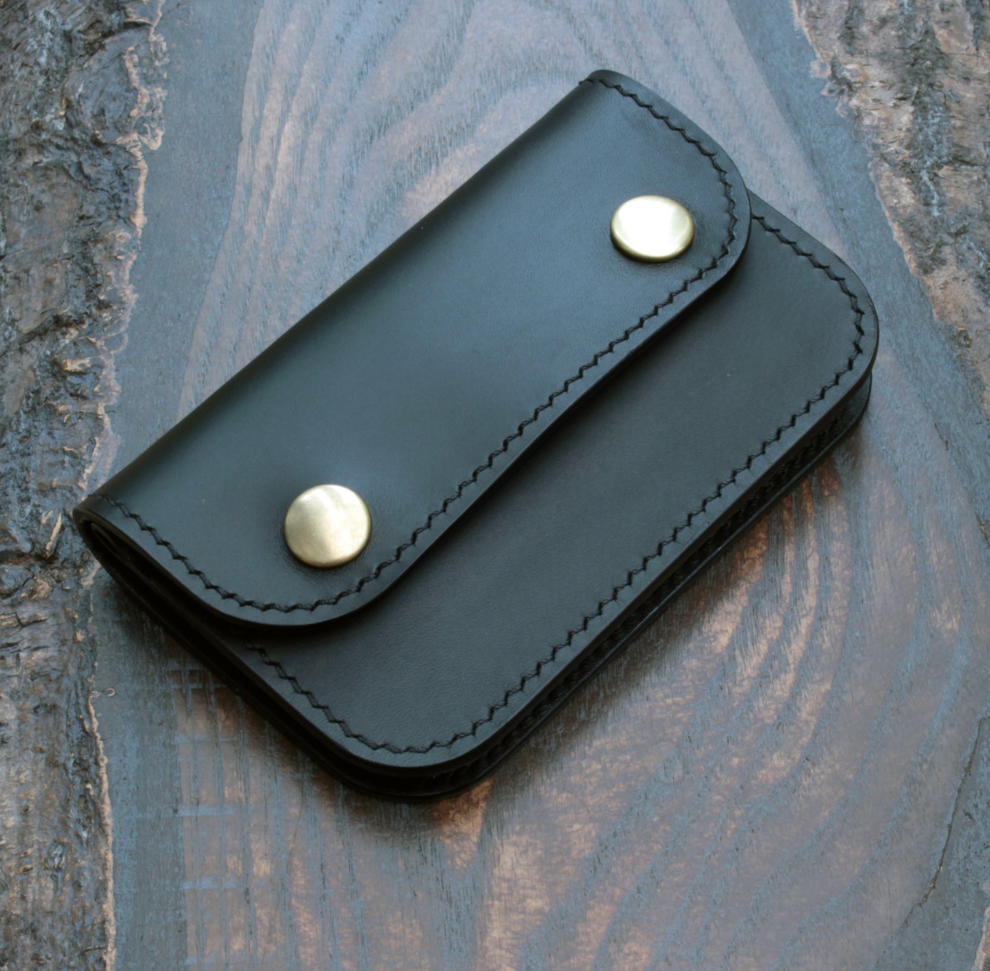 Handmade leather short trucker wallet – black Buttero