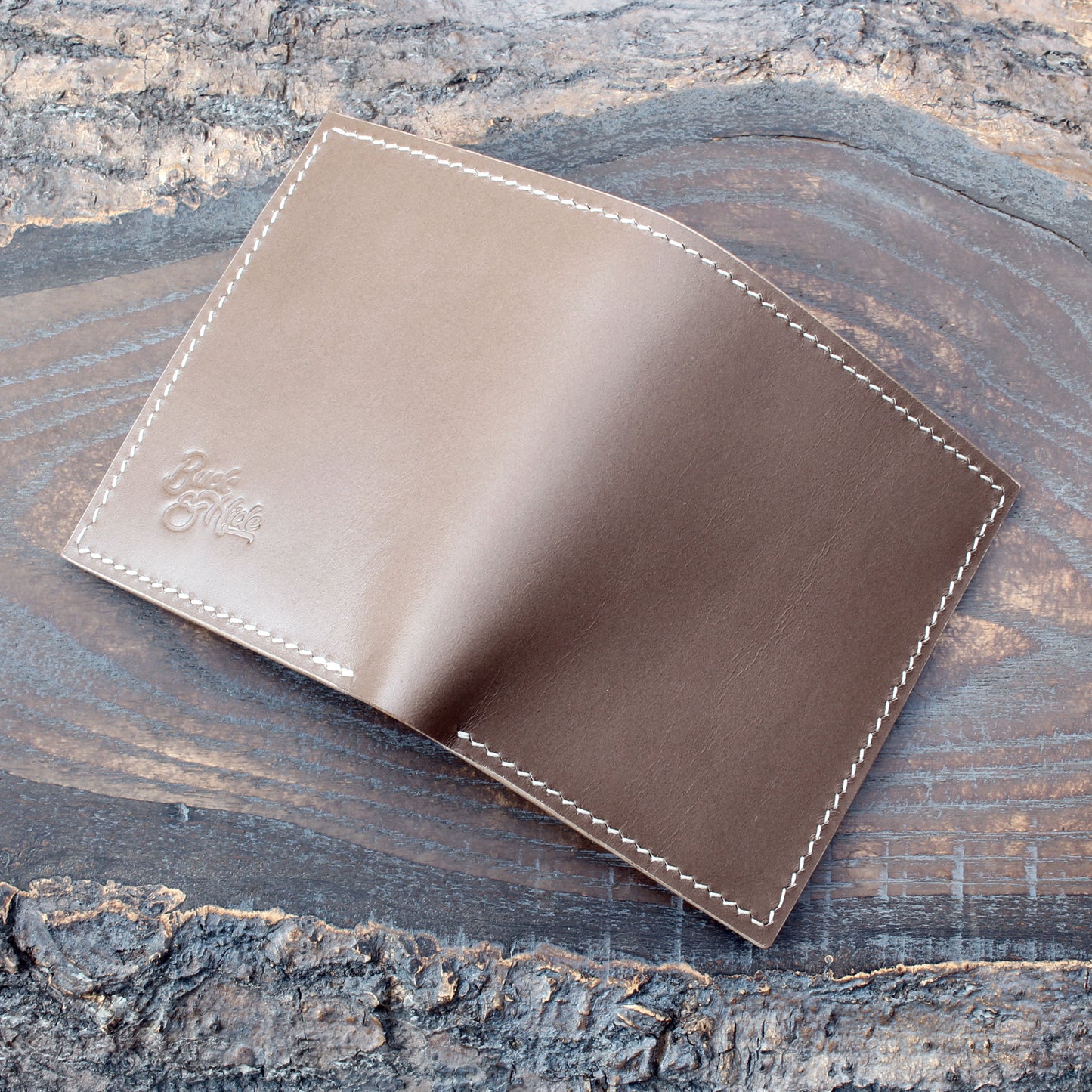 Compact card bifold in taupe Buttero