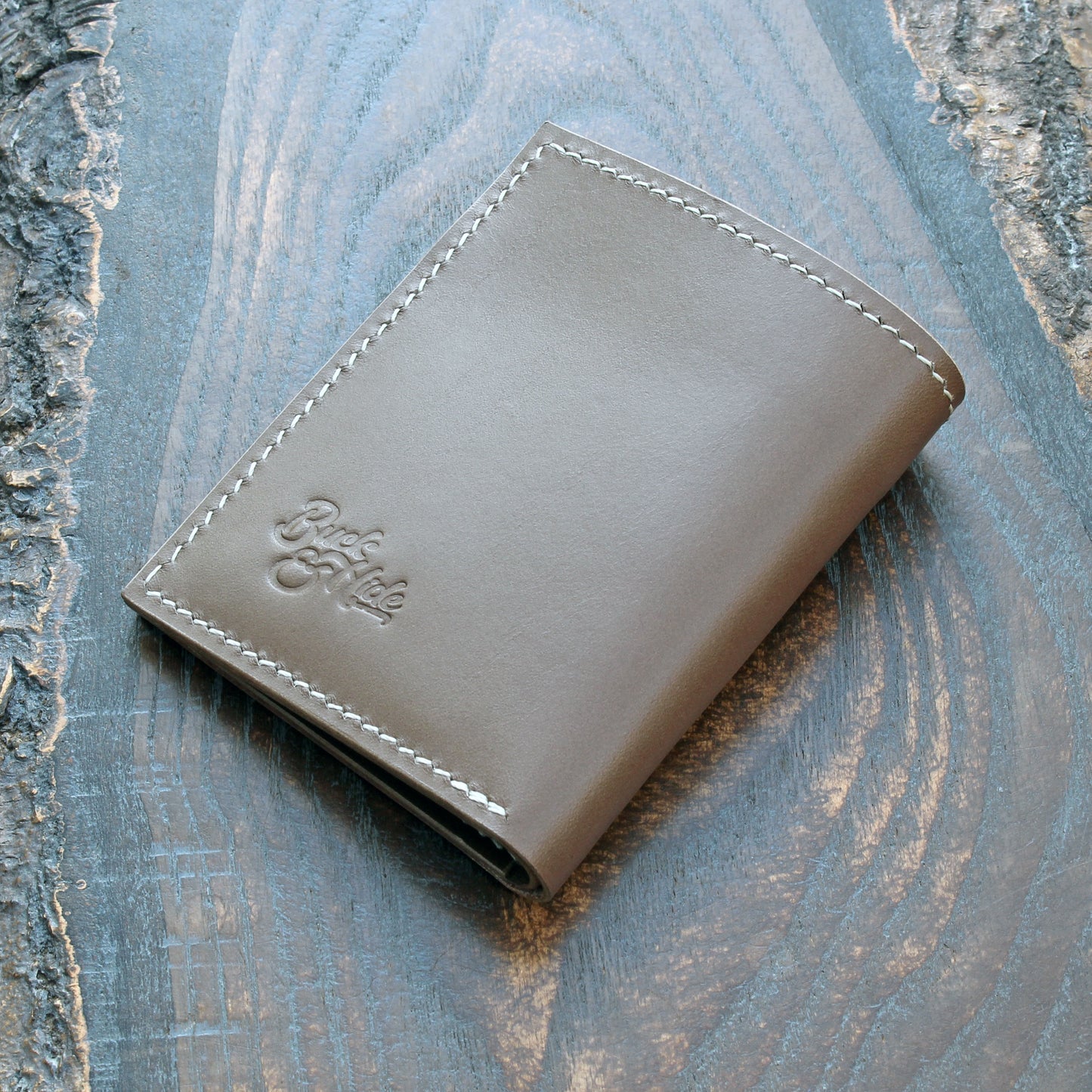 Compact card bifold in taupe Buttero