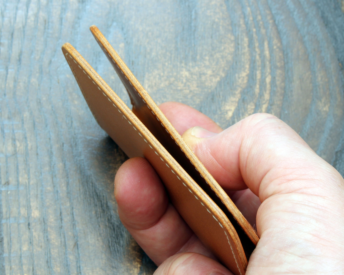 Natural Buttero compact 2-slot cardholder