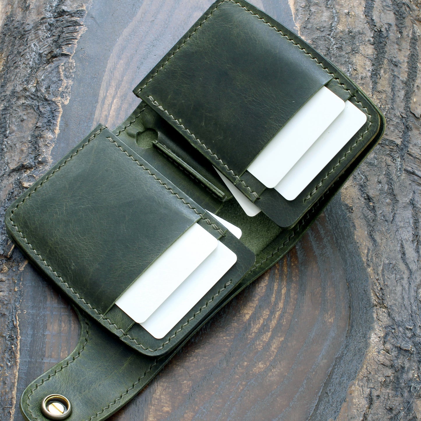 Japanese-style short bifold, olive Wax, Sen coin snap