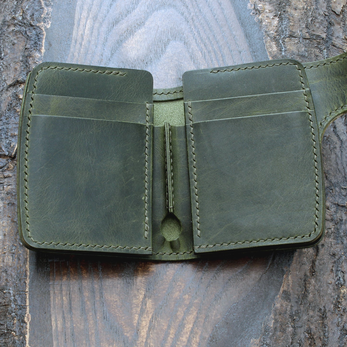 Japanese-style short bifold, olive Wax, Sen coin snap