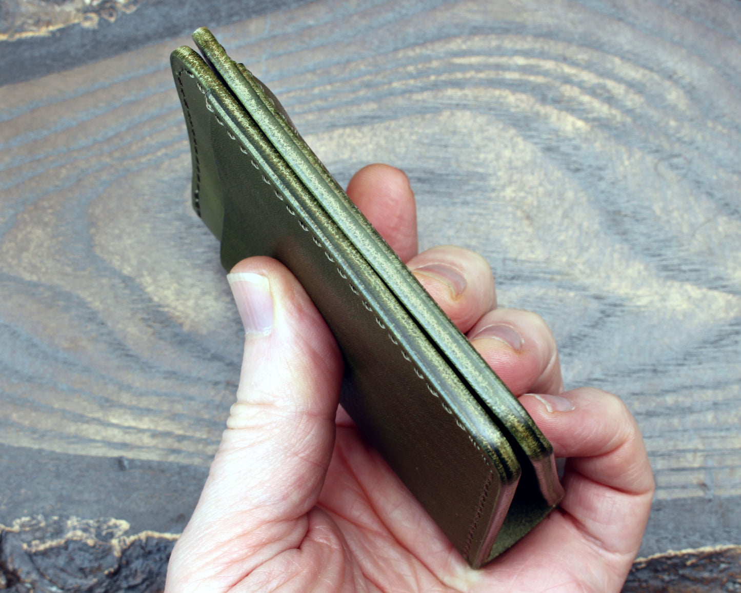 Five-slot card/cash wallet, olive green Minerva Box