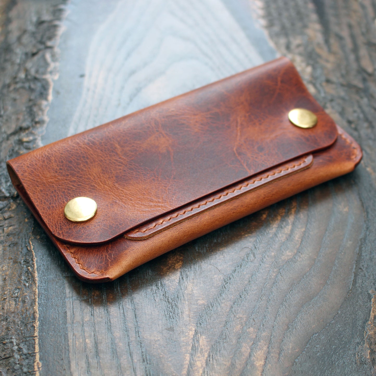 Long trucker wallet in cognac Wax
