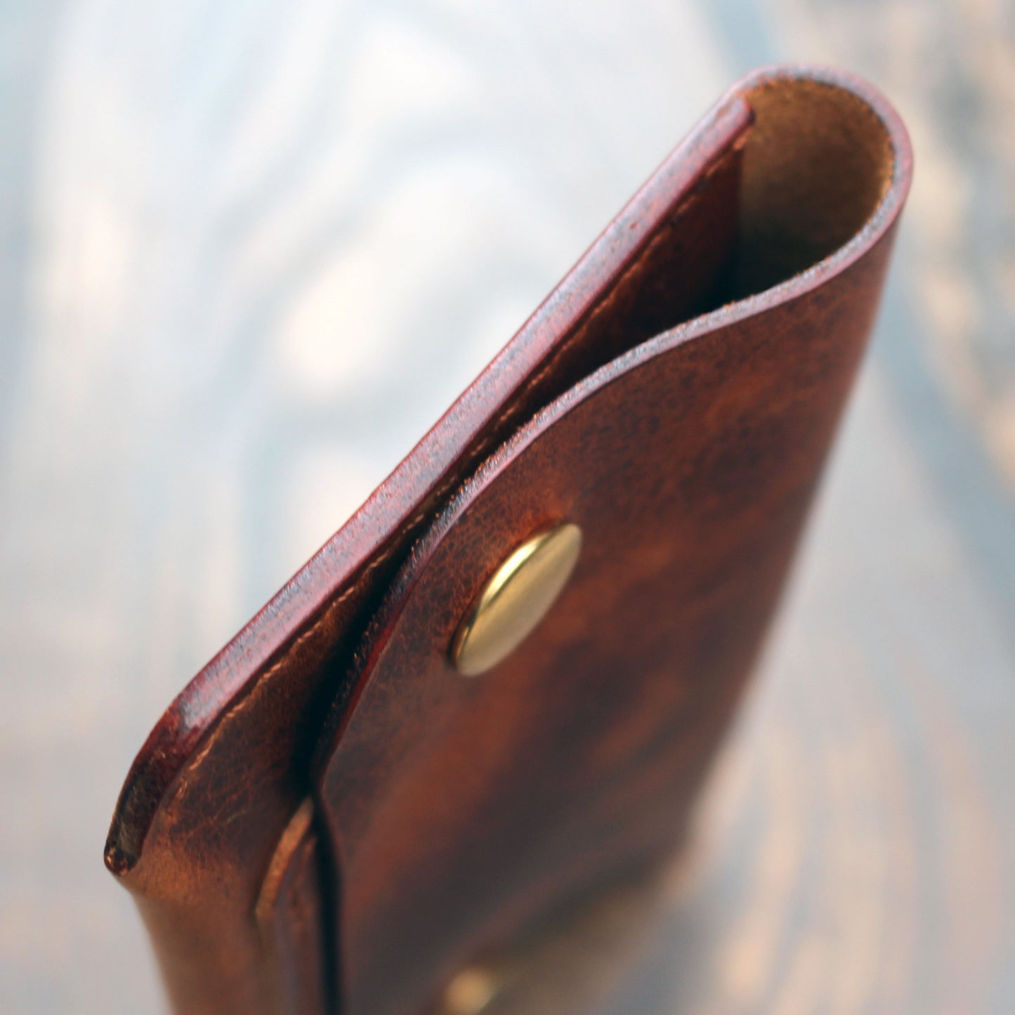 Long trucker wallet in cognac Wax