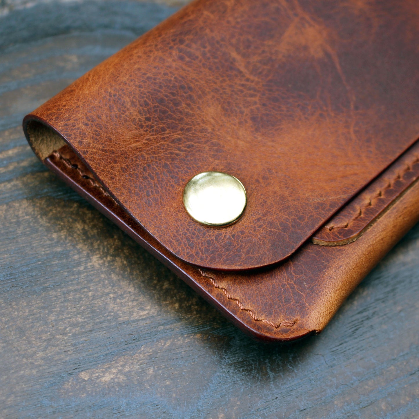 Long trucker wallet in cognac Wax