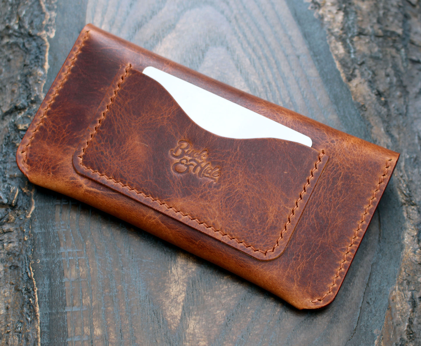 Long trucker wallet in cognac Wax