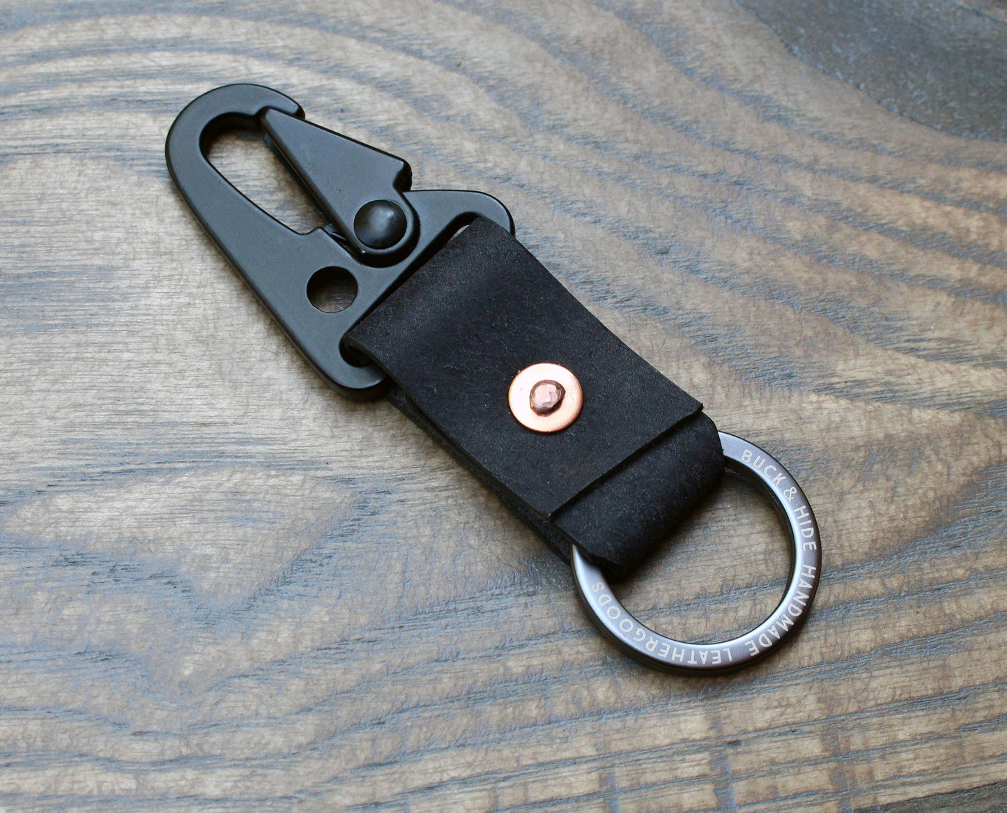 Black key fob with Buck&Hide ring. - Buck&Hide