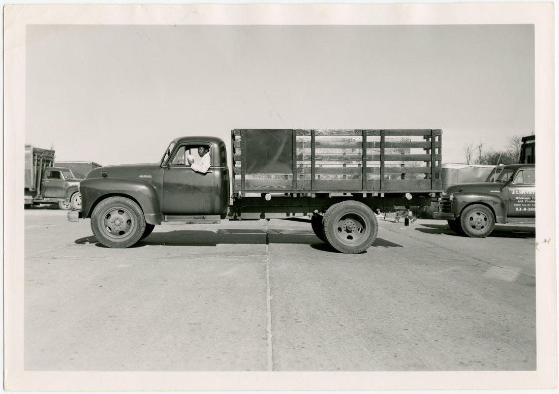 What makes a trucker wallet a trucker wallet?