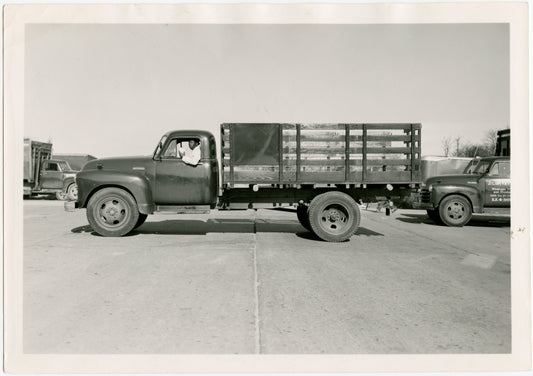 What makes a trucker wallet a trucker wallet?