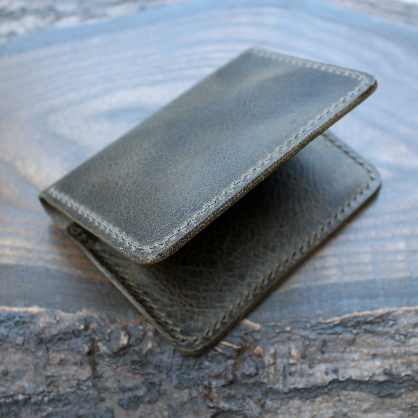 Grigio Badalassi Wax three-slot compact card holder