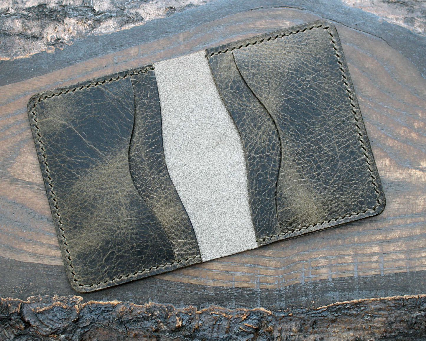 Grigio Badalassi Wax three-slot compact card holder