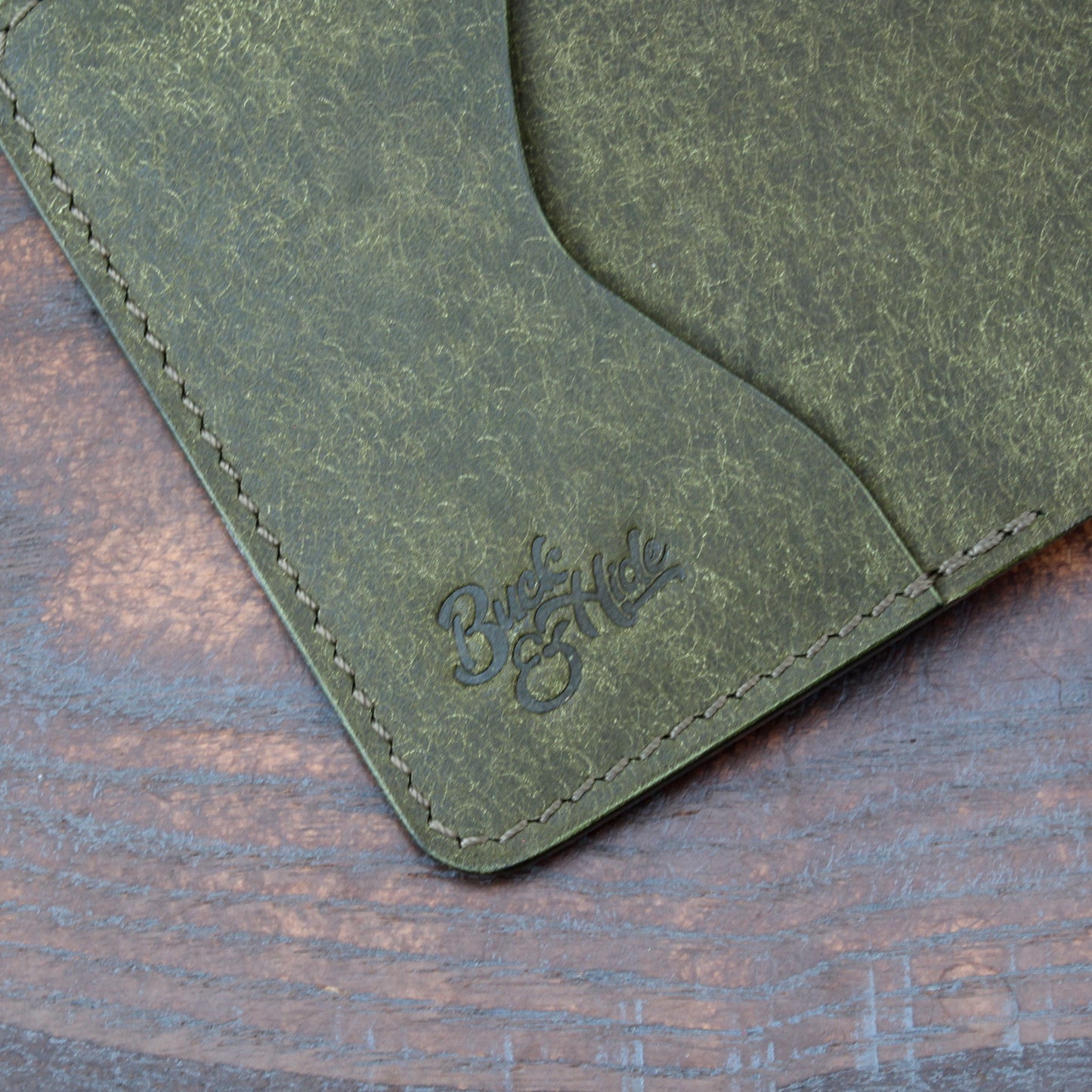 Five-slot bifold in olive green & navy blue Pueblo
