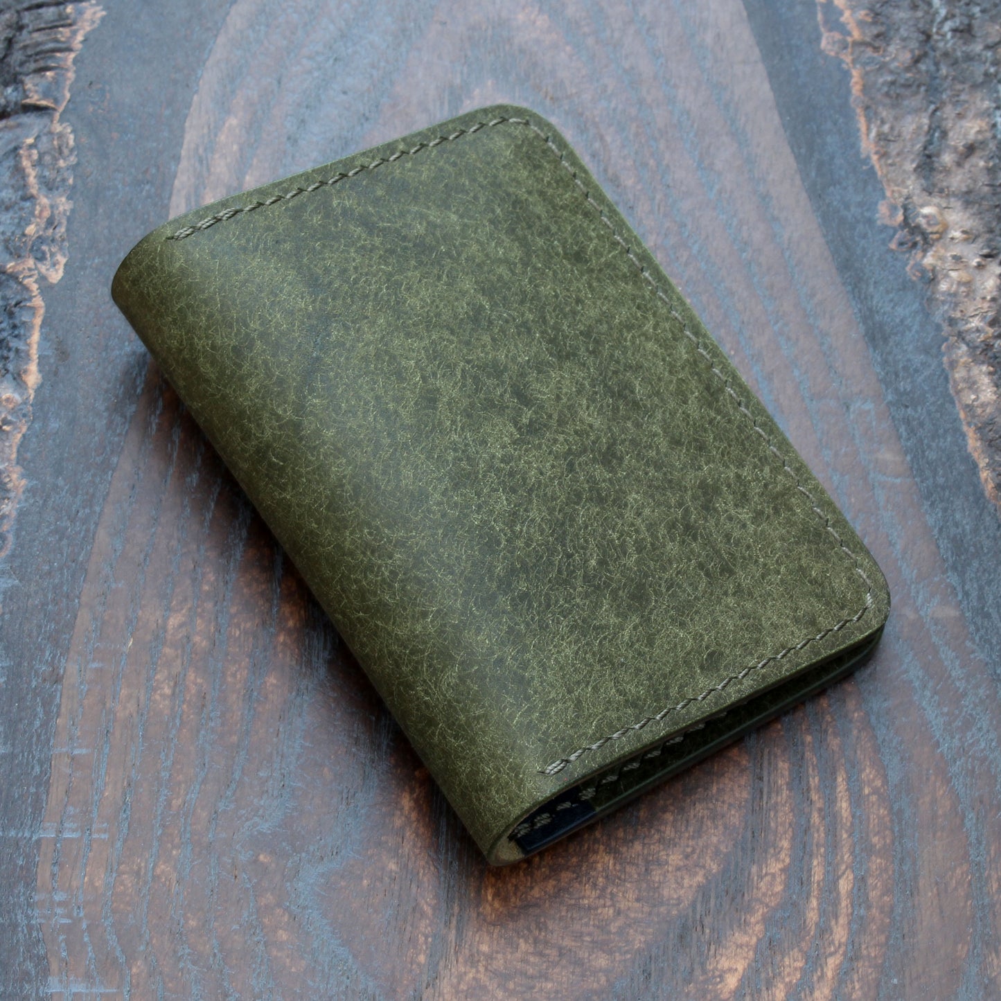 Five-slot bifold in olive green & navy blue Pueblo