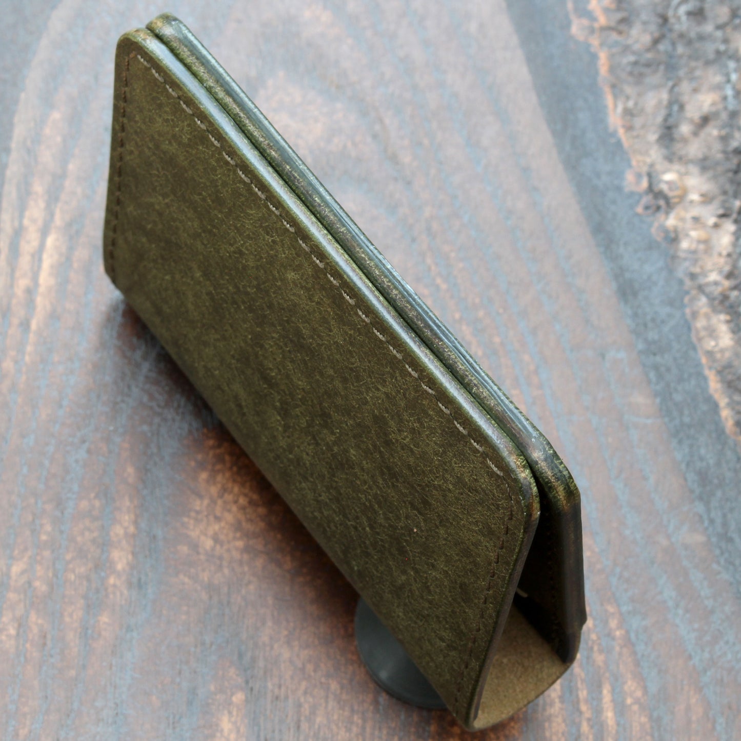 Five-slot bifold in olive green & navy blue Pueblo