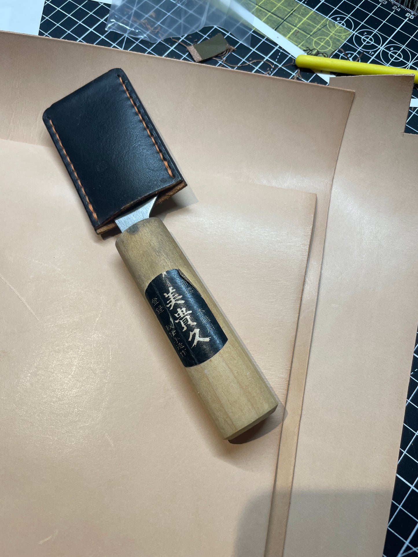 Custom order: Three pocket leather cardholder – handmade in natural vegtan