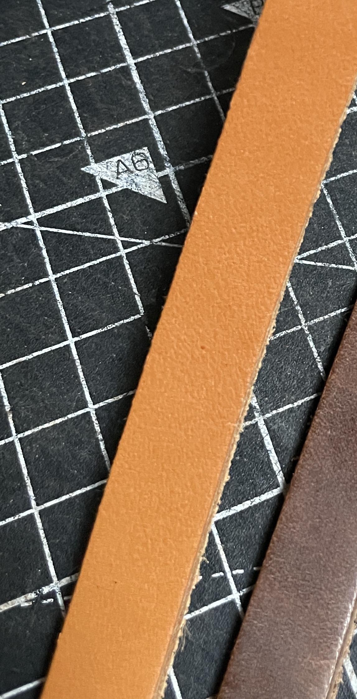 Custom for Mads: mini trucker wallet in bone Pueblo with lanyard