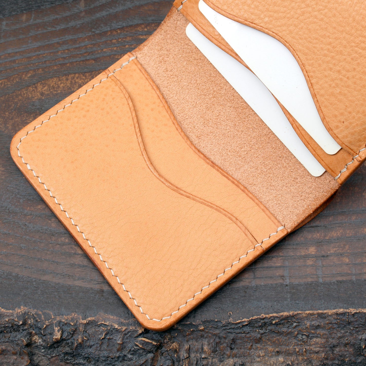 Five pocket wallet for card/cash, natural Minerva Box