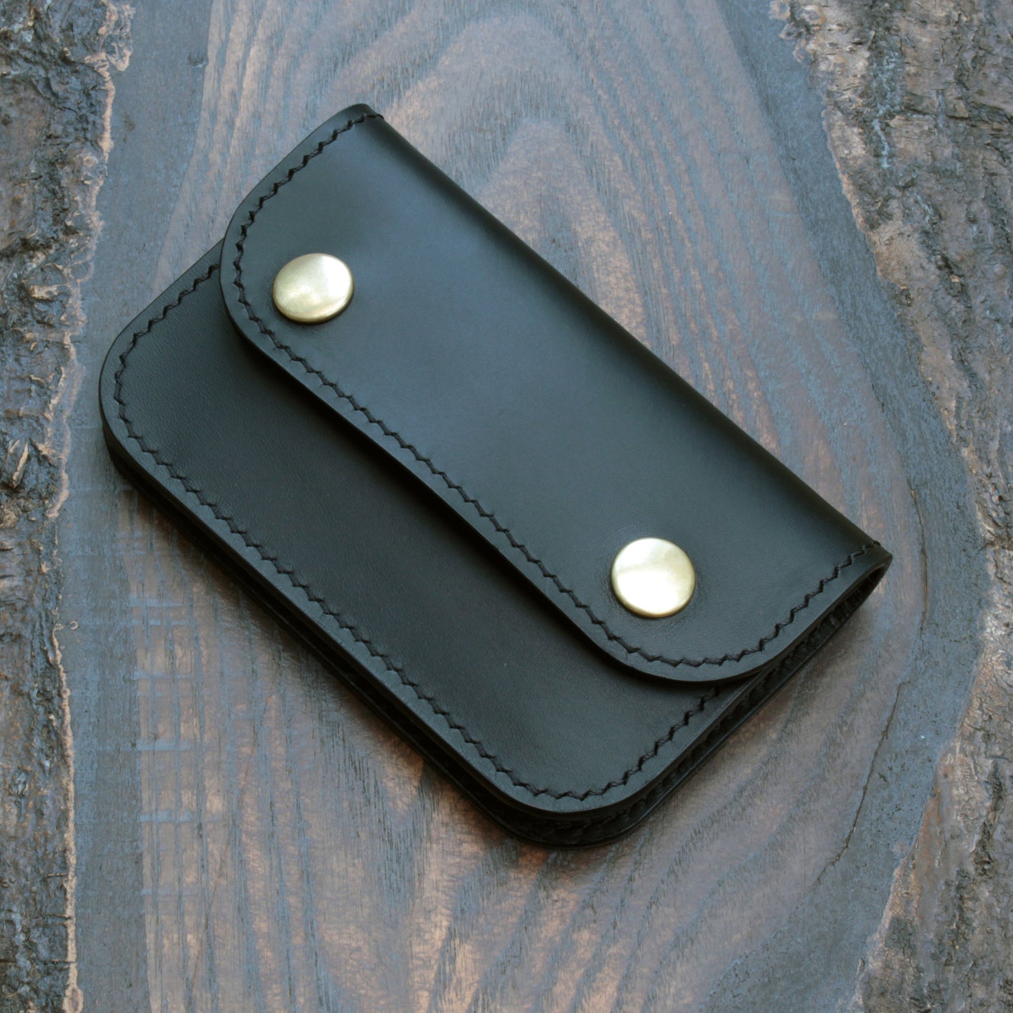 Handmade leather short trucker wallet – black Buttero