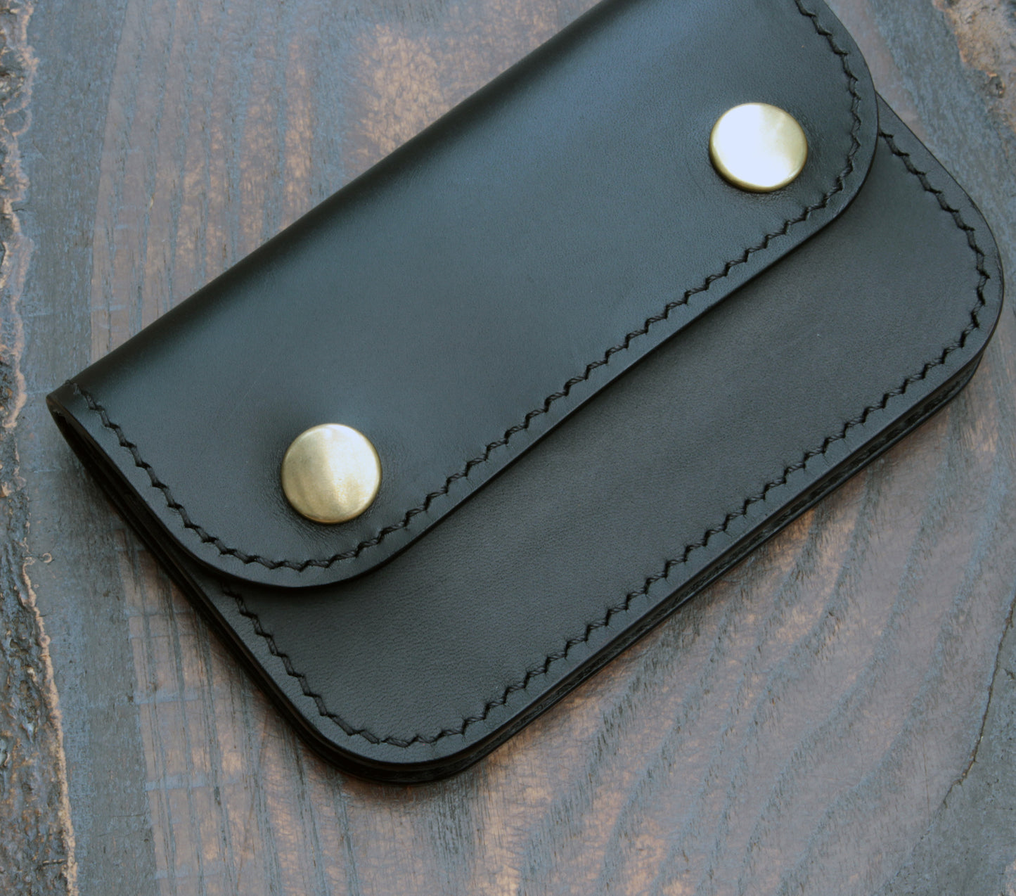 Handmade leather short trucker wallet – black Buttero