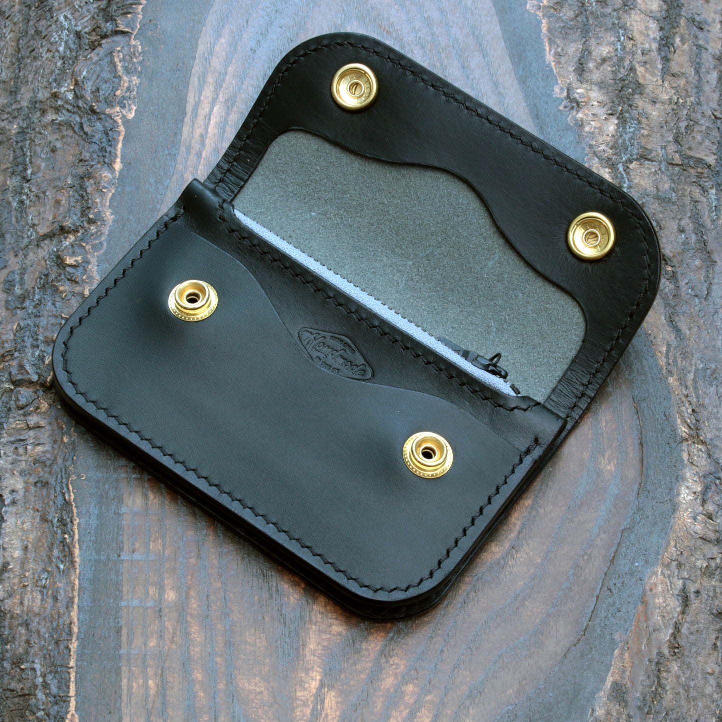 Handmade leather short trucker wallet – black Buttero