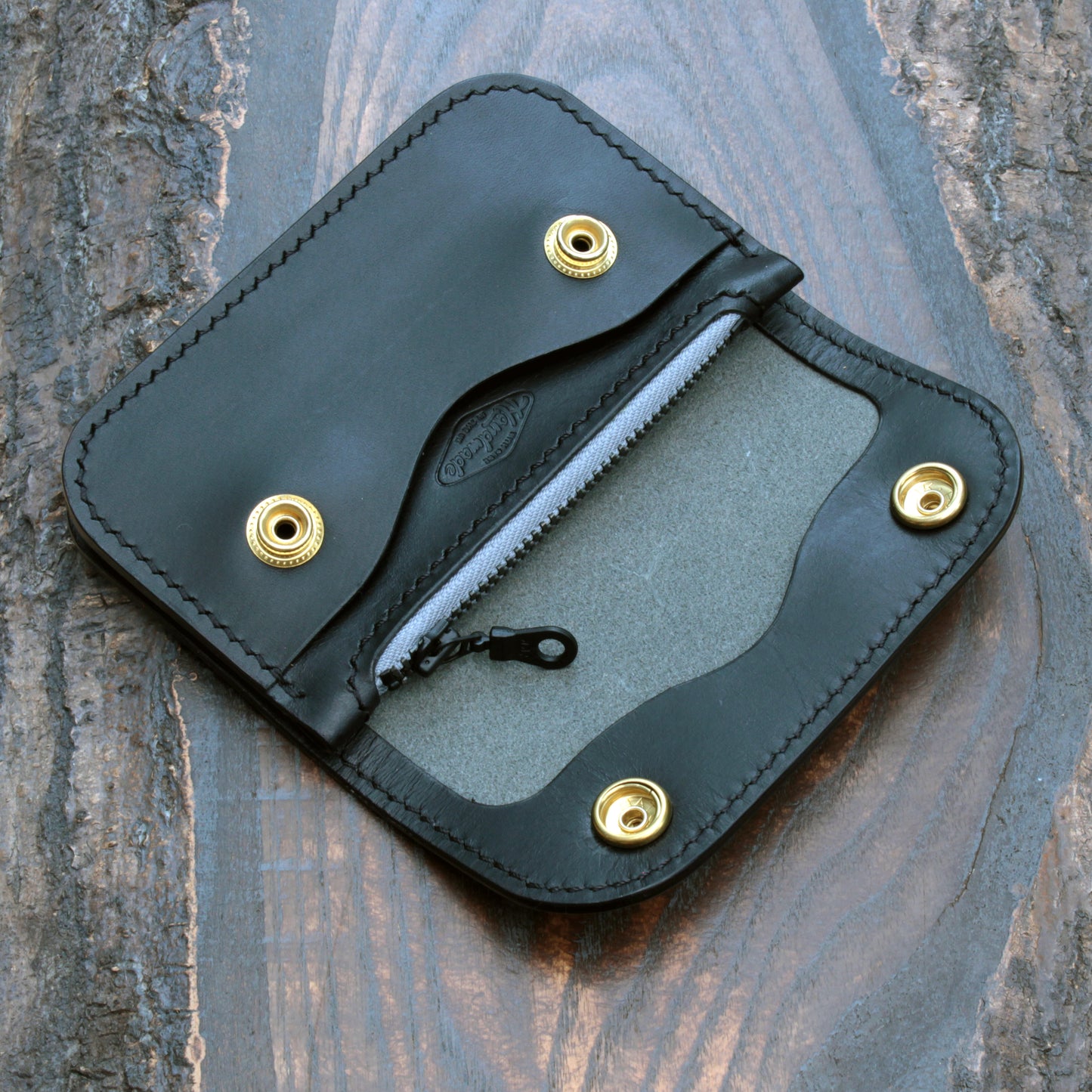 Handmade leather short trucker wallet – black Buttero