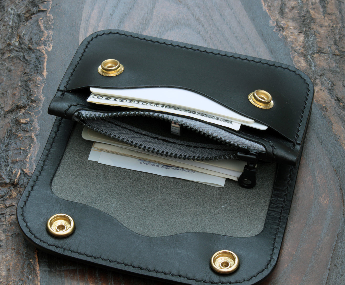 Handmade leather short trucker wallet – black Buttero