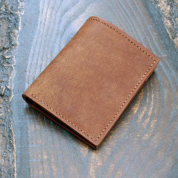 Compact card bifold in walnut Pueblo leather