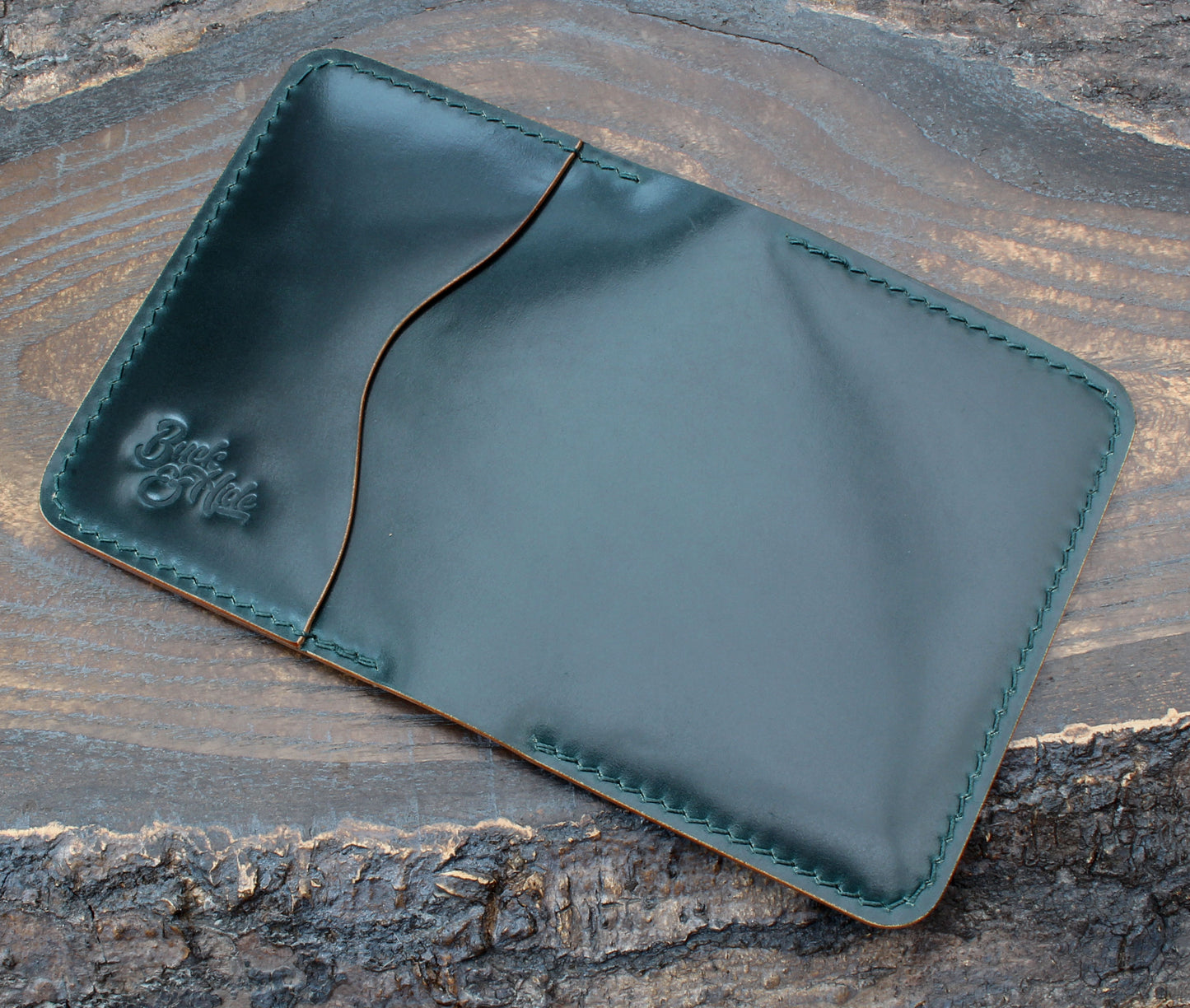 Green Shell Cordovan & black Buttero 5-slot card holder.