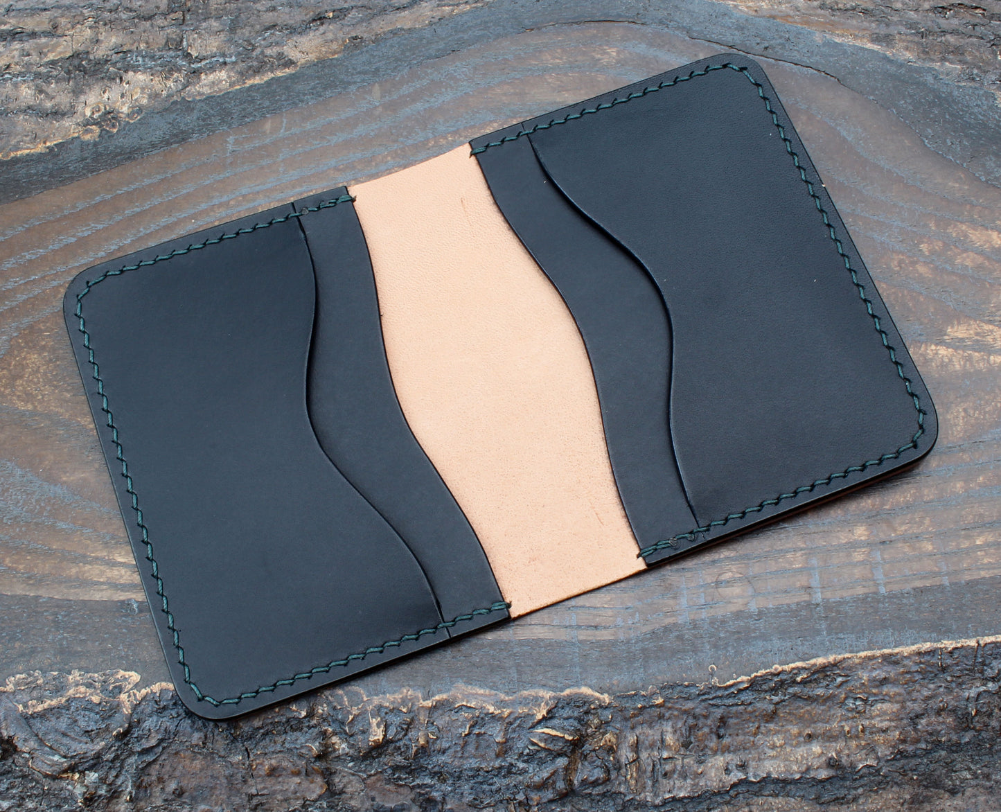 Green Shell Cordovan & black Buttero 5-slot card holder.