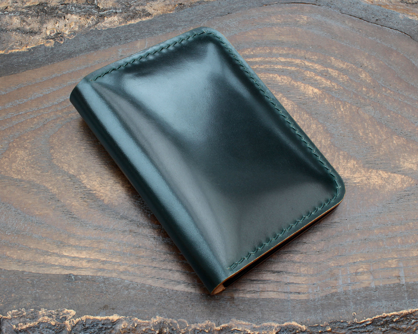 Green Shell Cordovan & black Buttero 5-slot card holder.