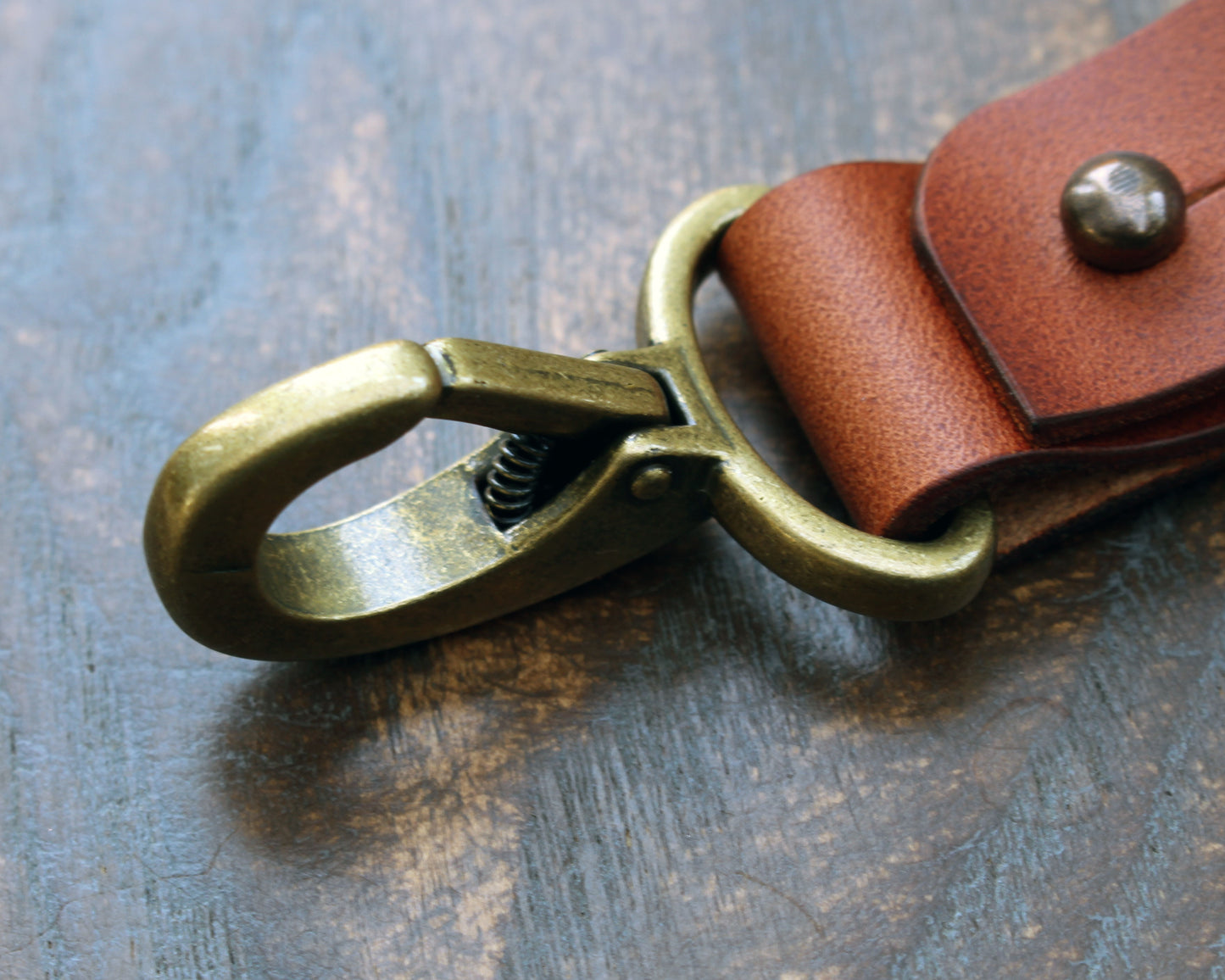 Cognac Buttero and antique brass belt hip-clip