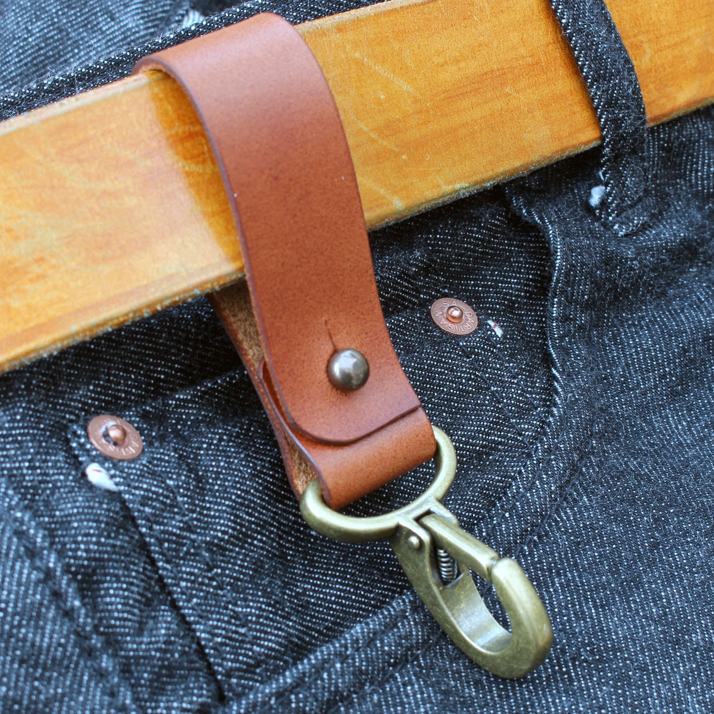 Cognac Buttero and antique brass belt hip-clip