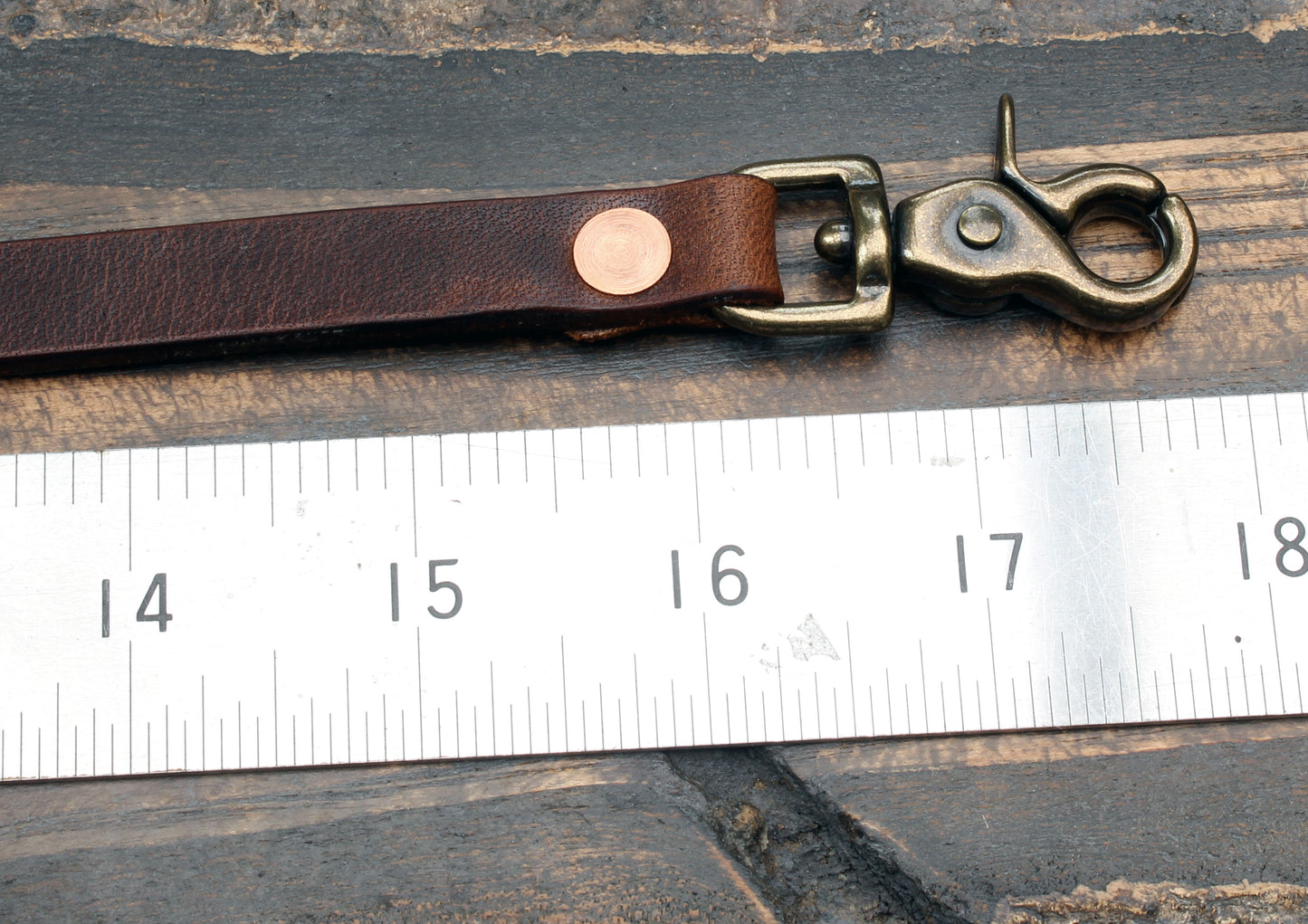 Leather wallet lanyard, Horween Dublin with antique brass fish hook