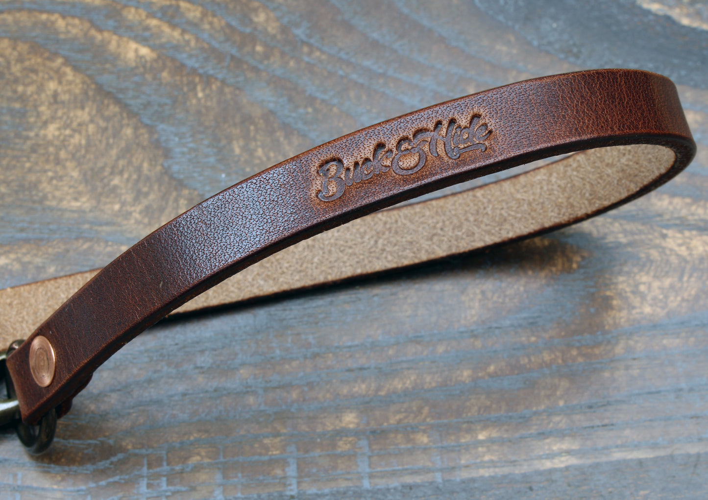 Leather wallet lanyard, Horween Dublin with antique brass fish hook
