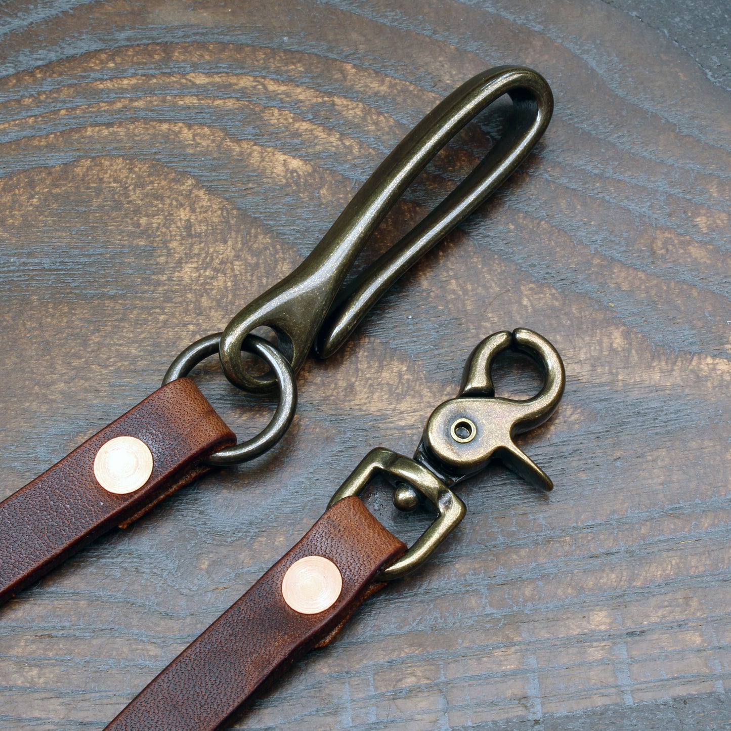 Leather wallet lanyard, Horween Dublin with antique brass fish hook