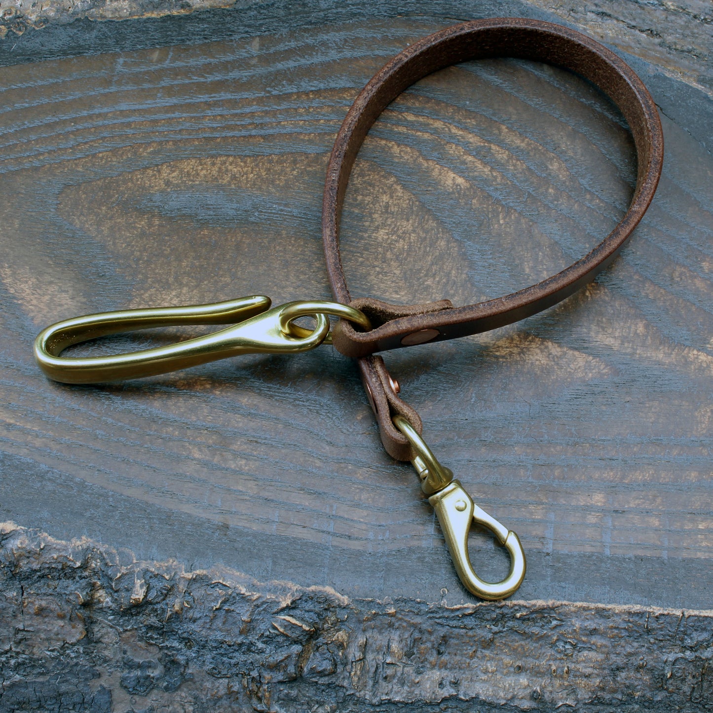 Leather wallet lanyard, natural Horween Chromexcel with brass fish hook