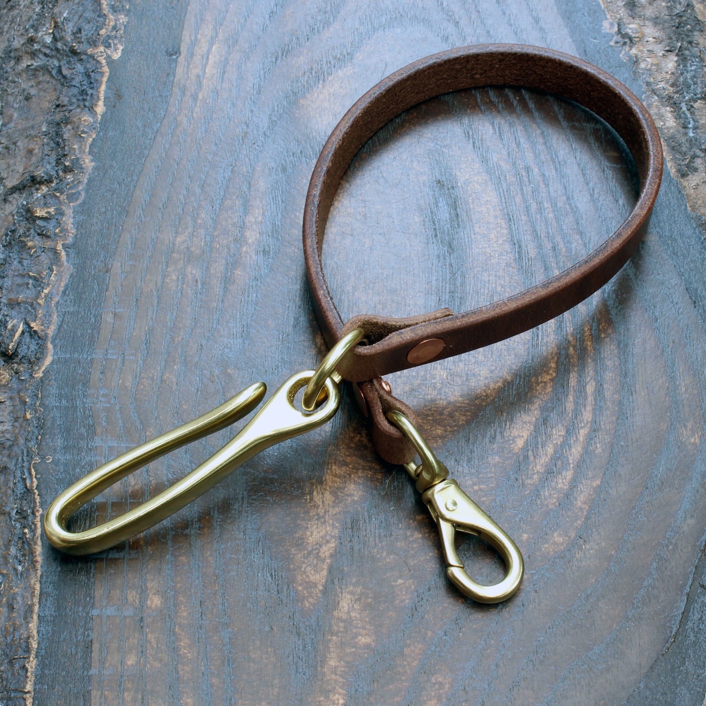 Leather wallet lanyard, natural Horween Chromexcel with brass fish hook