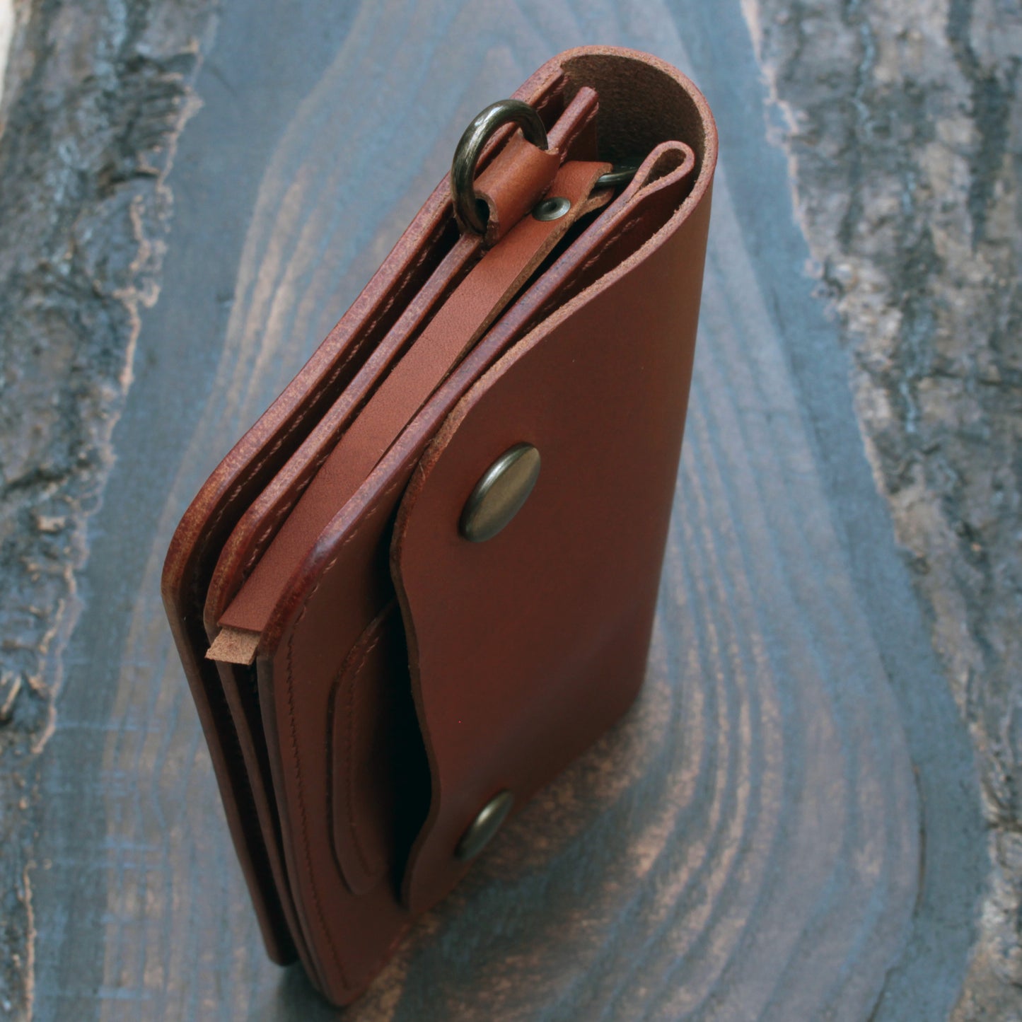 Handmade leather long trucker wallet – cognac Minerva Liscio