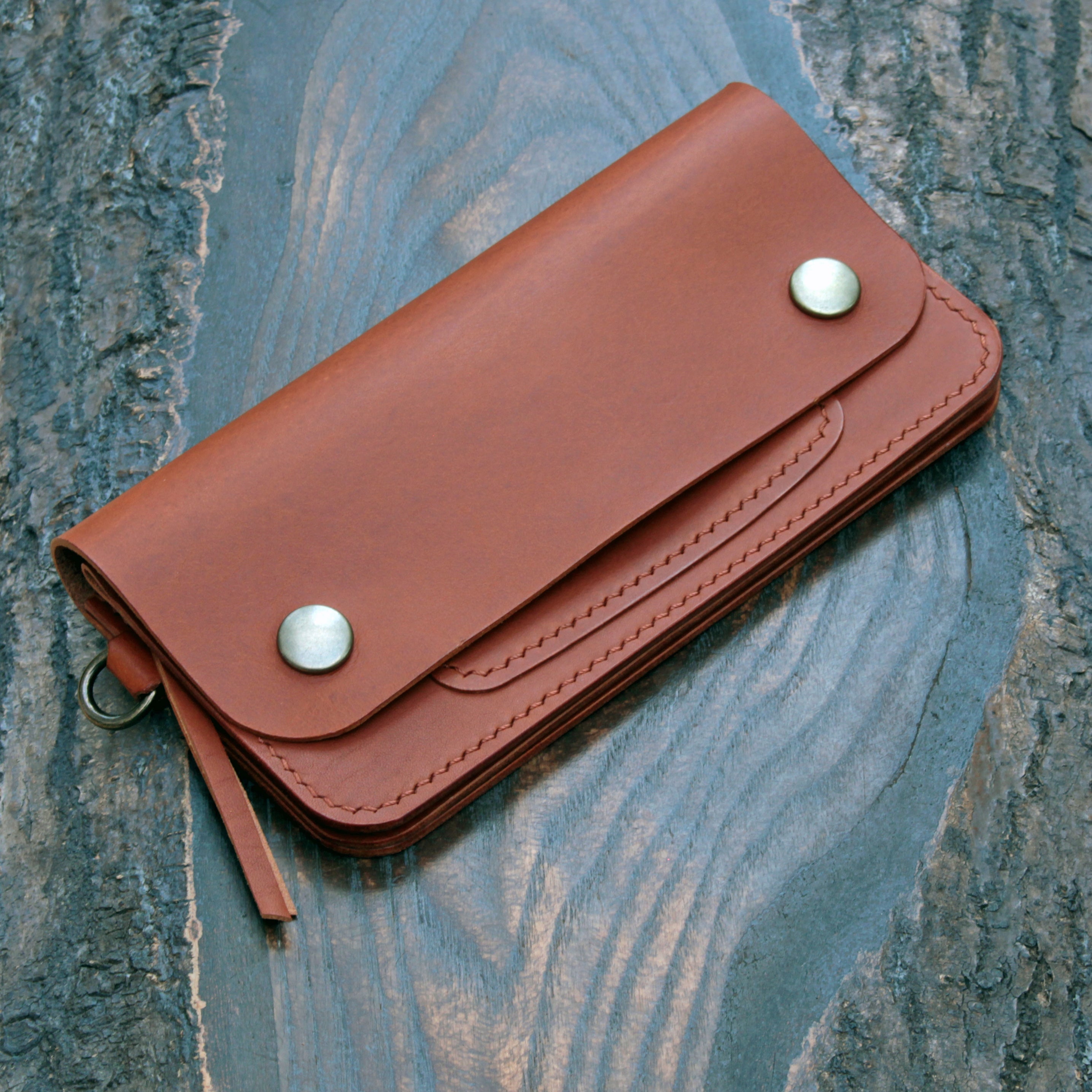 Long trucker wallet in tan cognac Minerva Liscio vegtan leather