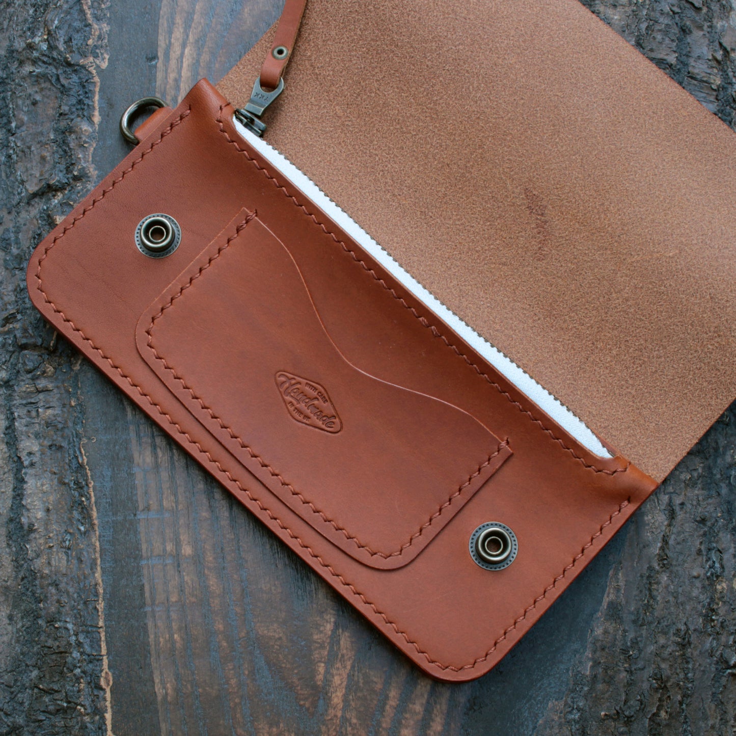 Handmade leather long trucker wallet – cognac Minerva Liscio