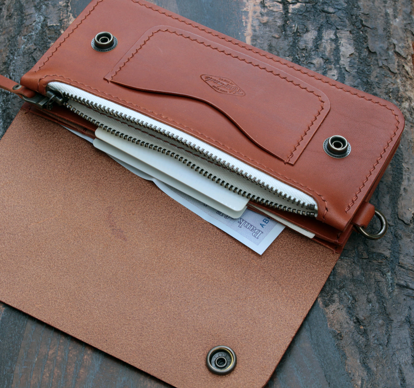 Handmade leather long trucker wallet – cognac Minerva Liscio
