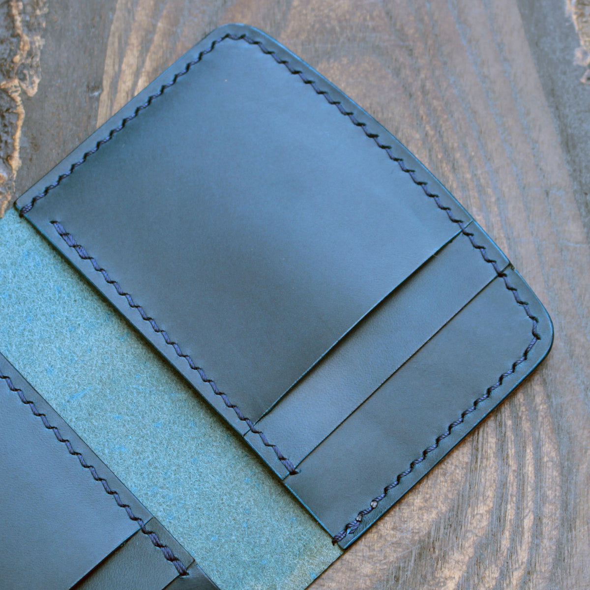 Six pocket leather wallet, hatched & smooth navy Buttero