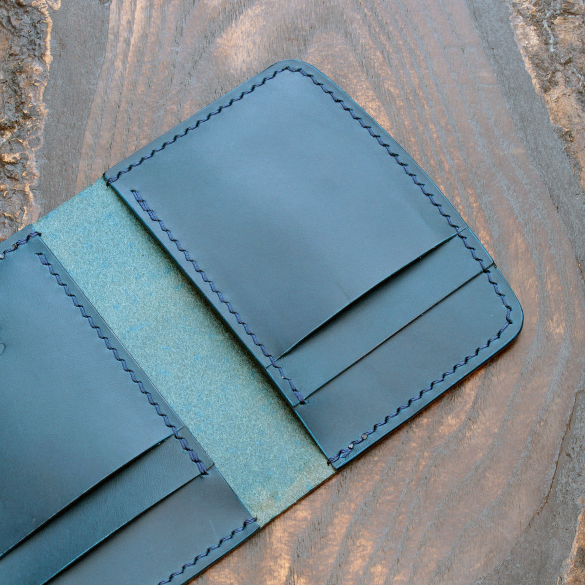 Six pocket leather wallet, hatched & smooth navy Buttero