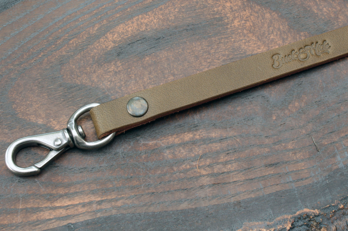 Leather lanyard, olive Horween Chromexcel with matte nickel hardware