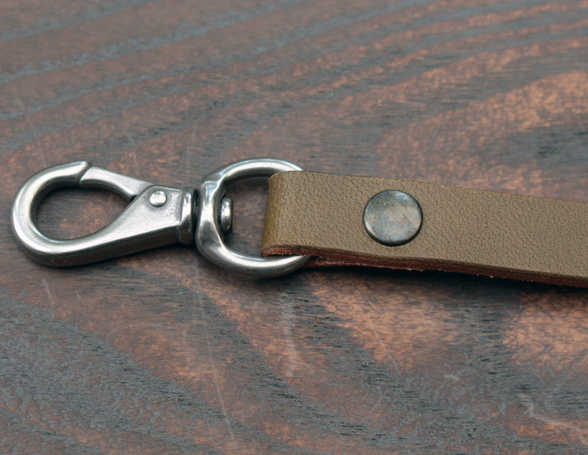 Leather lanyard, olive Horween Chromexcel with matte nickel hardware