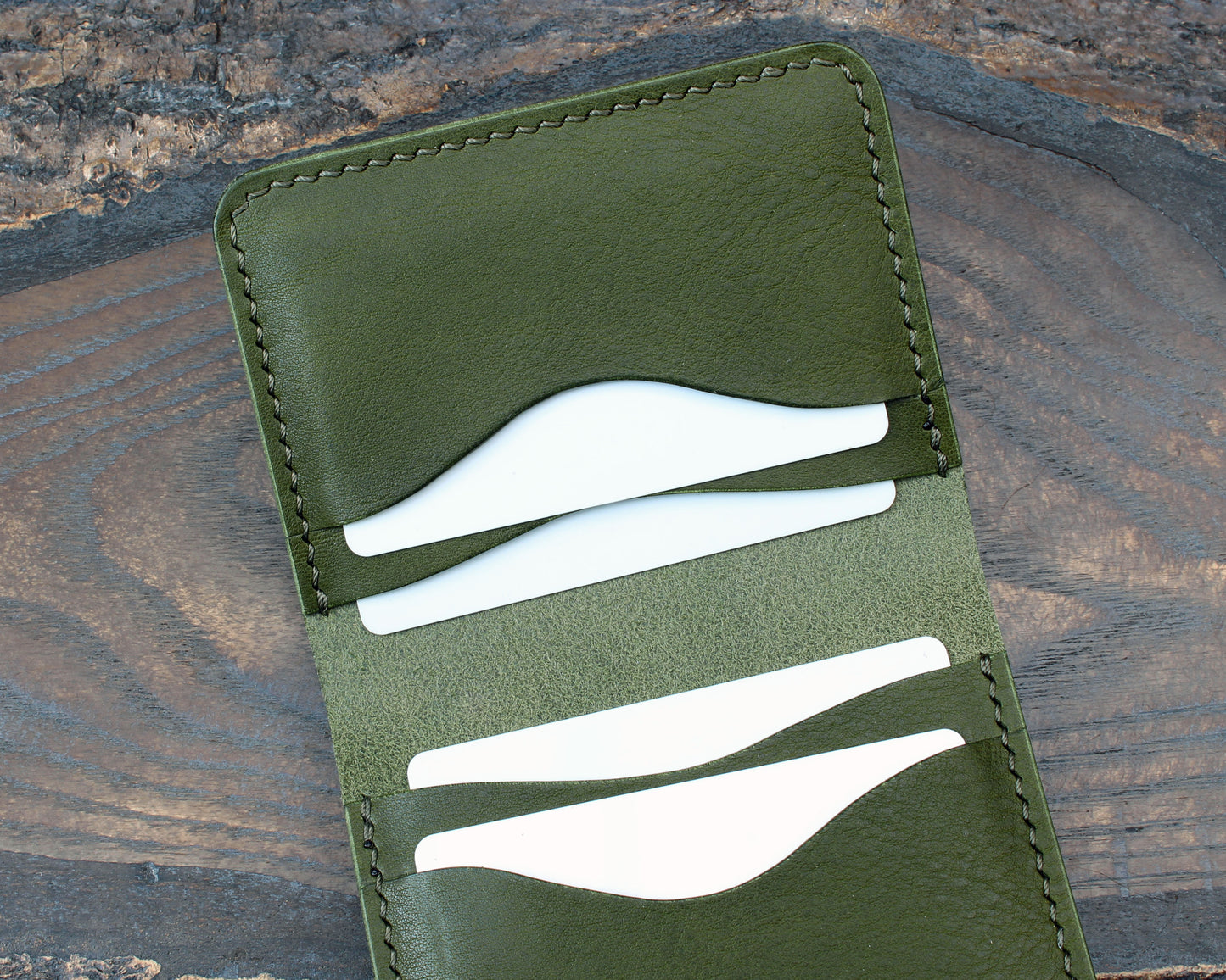 Five-slot card/cash wallet, olive green Minerva Box